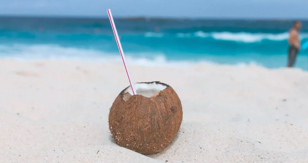 Noix de coco sur une plage au Nauru