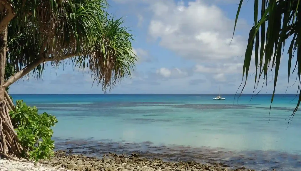 Plage de galet sur une île de Tuvalu