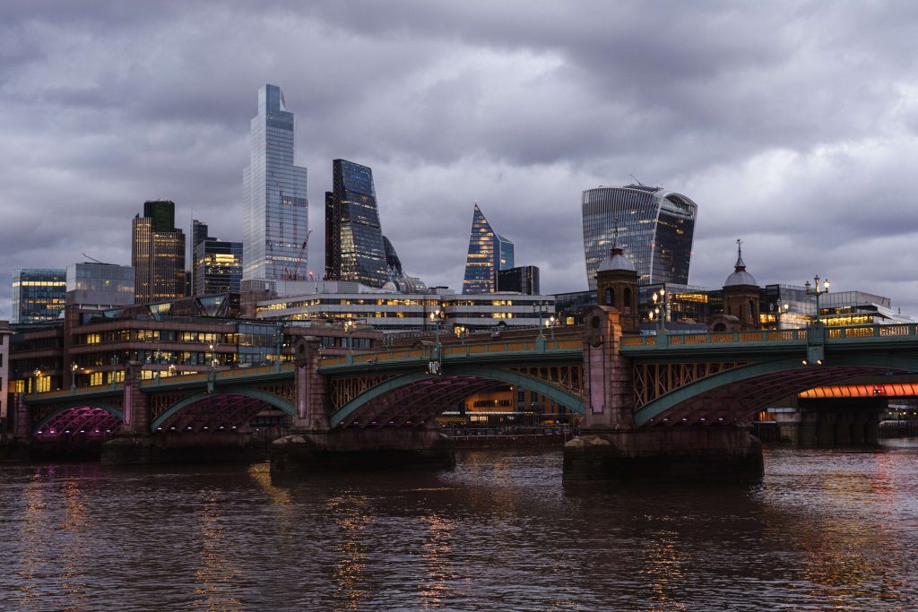 photo d'un pont sur la Tamise a Londres